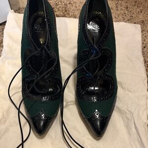 Tory Burch Hawthorn Black/Green Leather Pump heel size 7.5